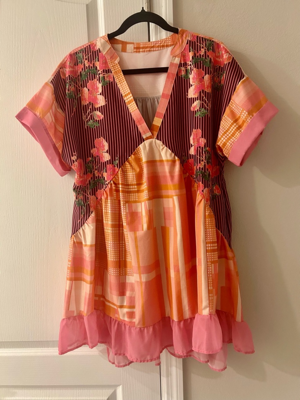 Floral Print Short Sleeve V-Neck Ruffled Hem Loose Mini Dress with Pockets M